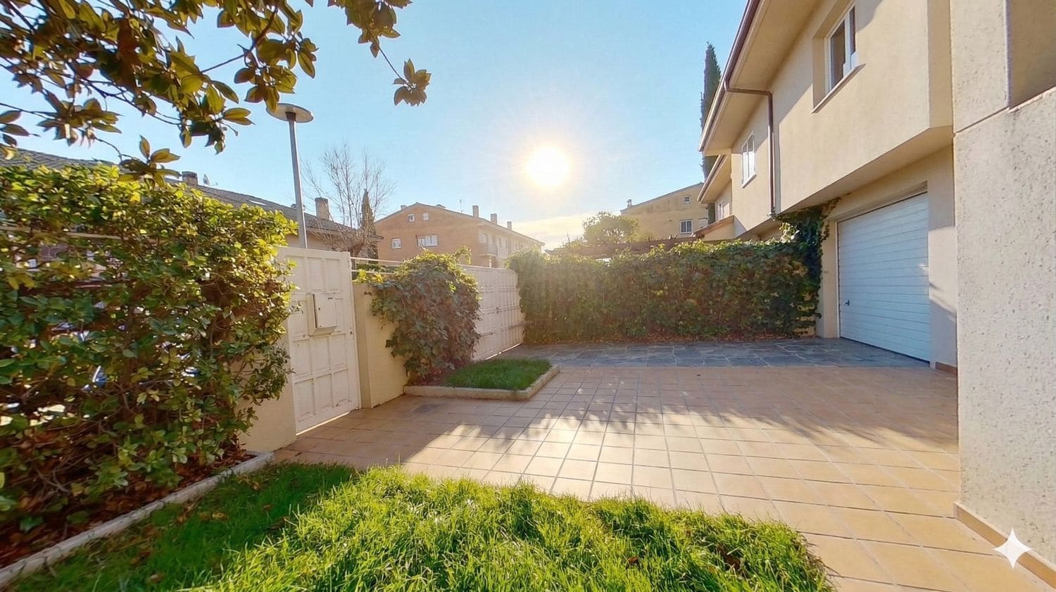 5 bedroom Townhouse for sale in Las Rozas de Madrid with pool garage - € 925,000 (Ref: 9660829)