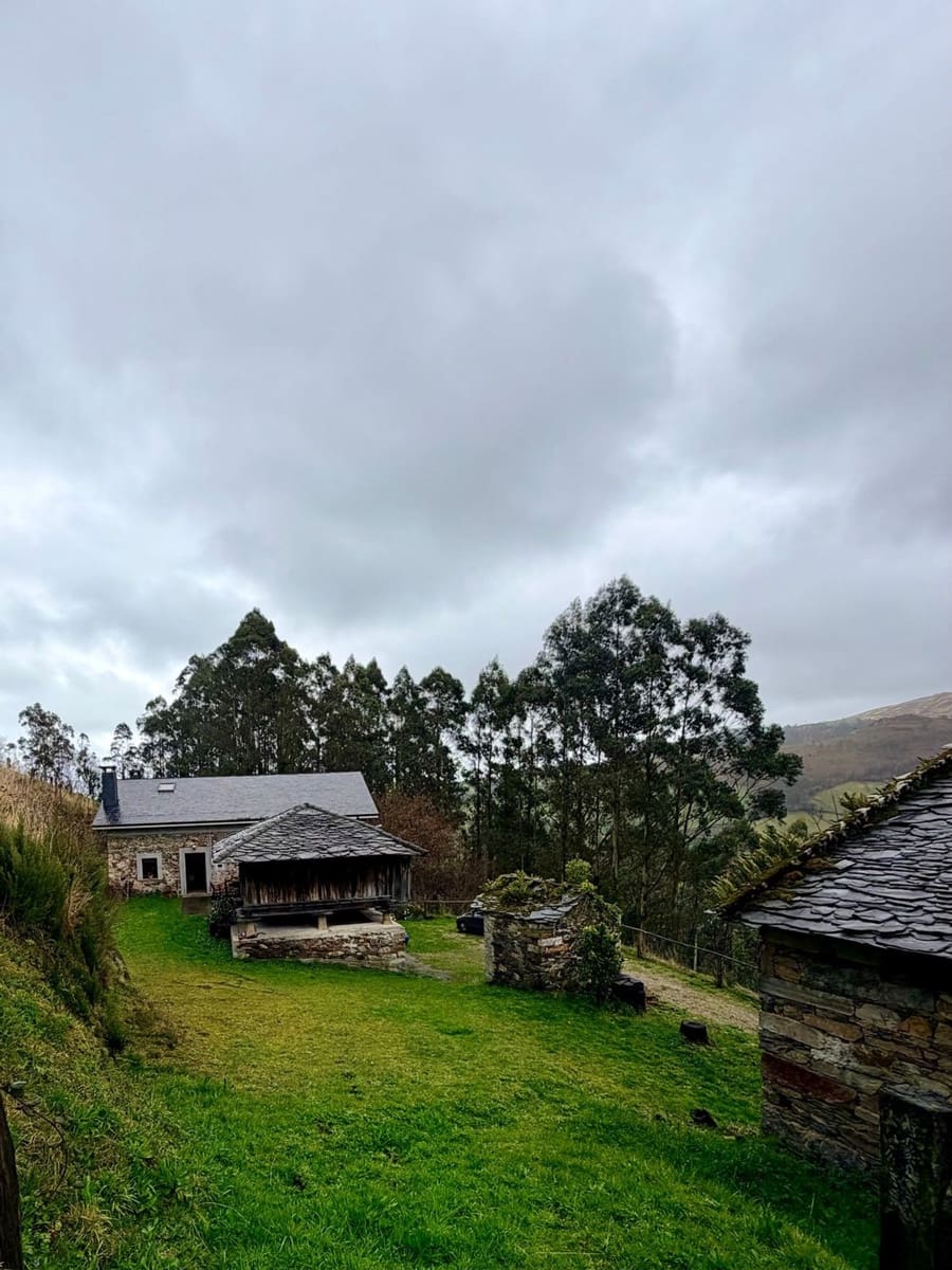 4 soveværelse Finca/Landehus til salg i Navia med garage - € 260.000 (Ref: 9660830)