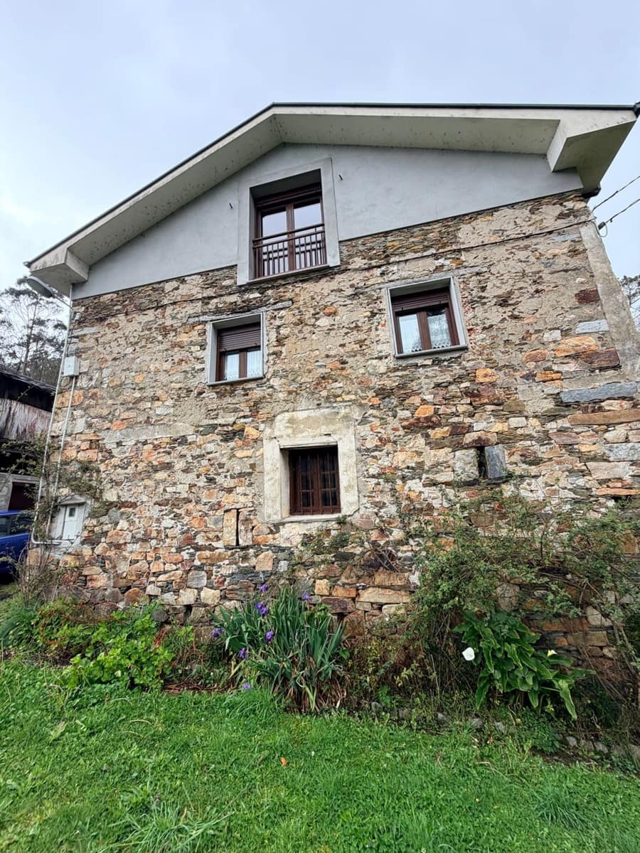 4 soveværelse Finca/Landehus til salg i Navia med garage - € 260.000 (Ref: 9660830)