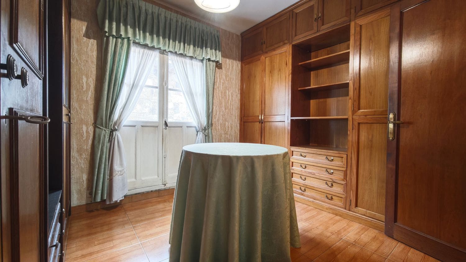 3 Zimmer Apartment zu verkaufen in Oviedo mit Garage - 59.000 € (Ref: 9676798)