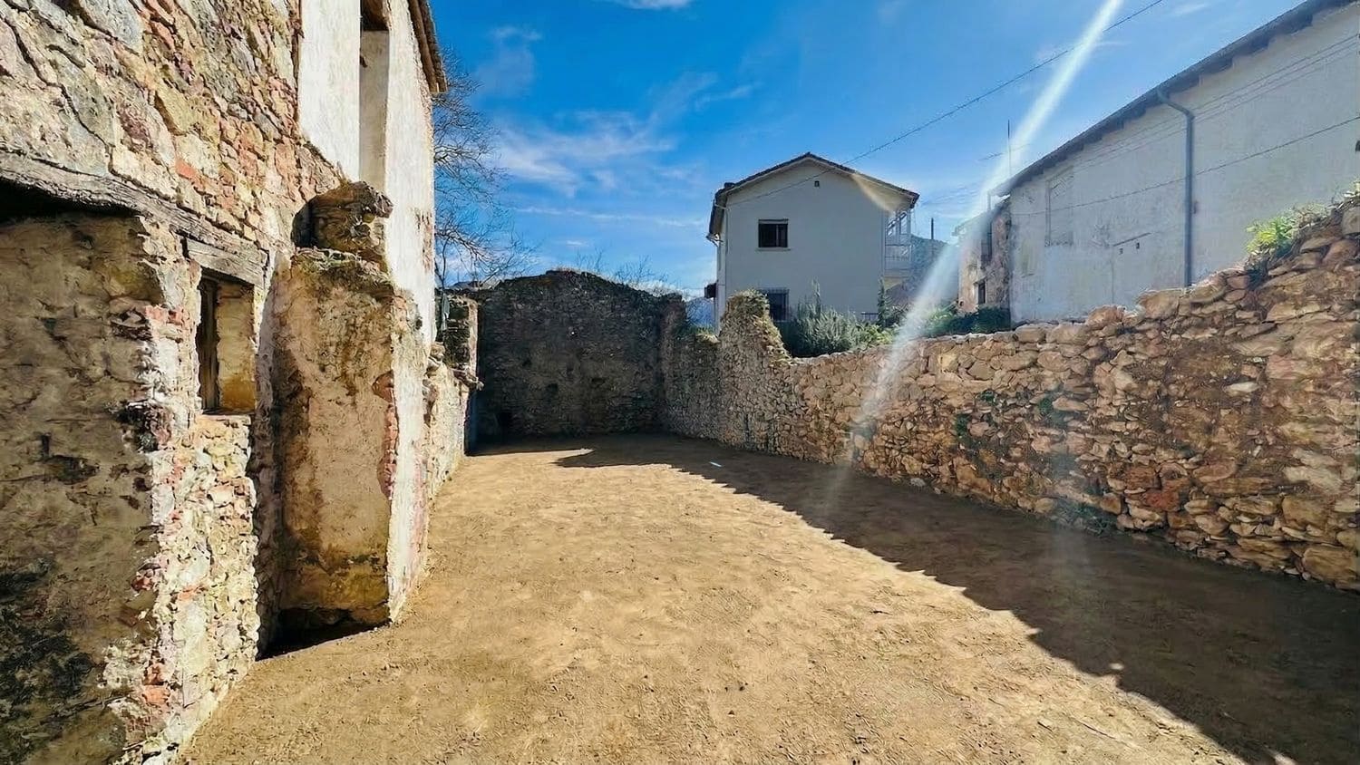 Casa de 3 habitaciones en Ribadesella en venta con piscina garaje - 85.000 € (Ref: 9676799)