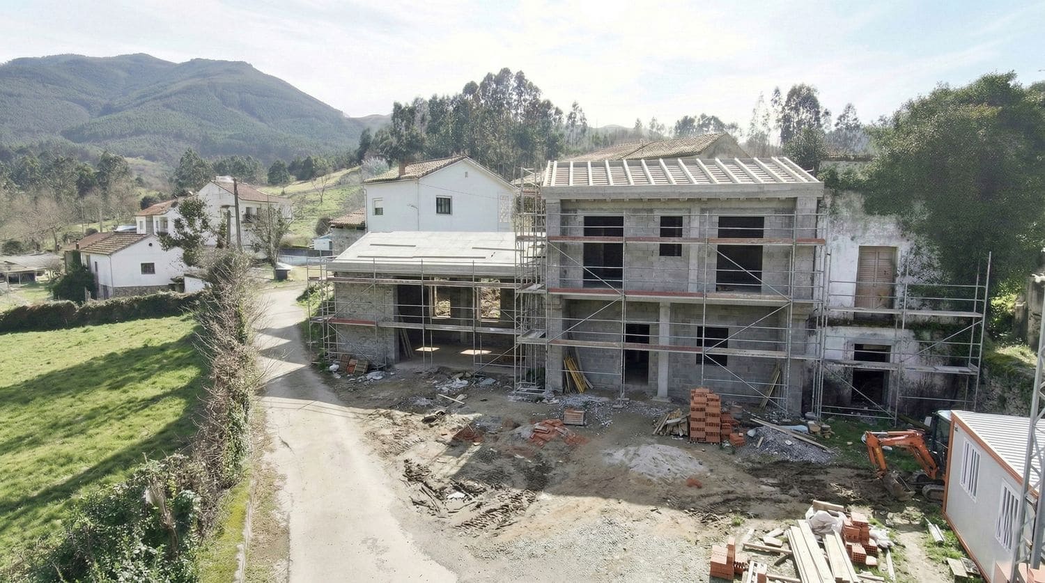 Casa de 3 habitaciones en Ribadesella en venta con piscina garaje - 85.000 € (Ref: 9676799)