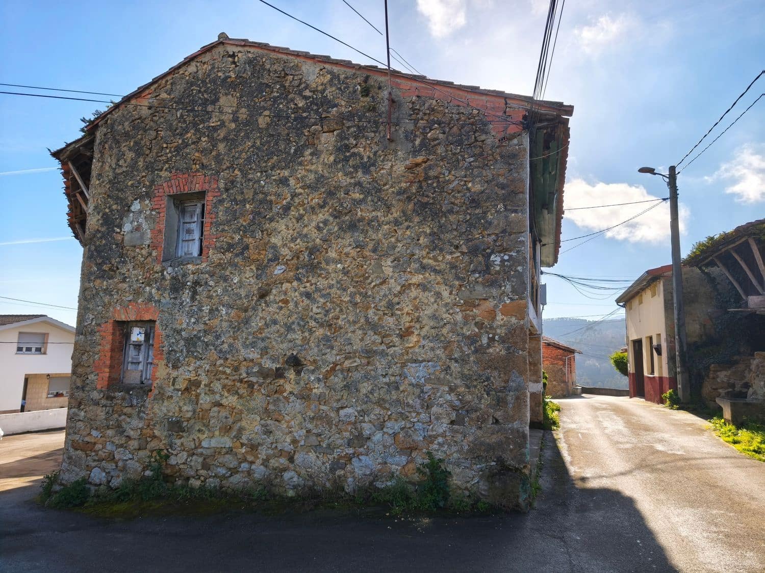 Finca/Casa Rural en Siero en venta con garaje - 59.000 € (Ref: 9679502)