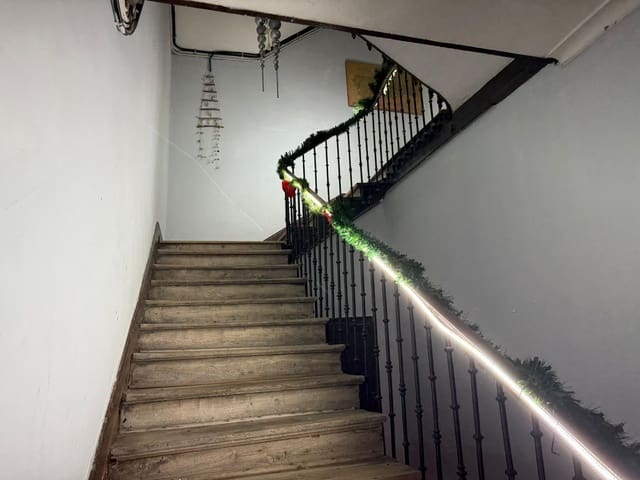 Apartamento de 6 habitaciones en Avilés en venta con garaje - 339.900 € (Ref: 9682225)