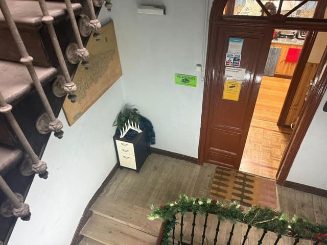 Apartamento de 6 habitaciones en Avilés en venta con garaje - 339.900 € (Ref: 9682225)