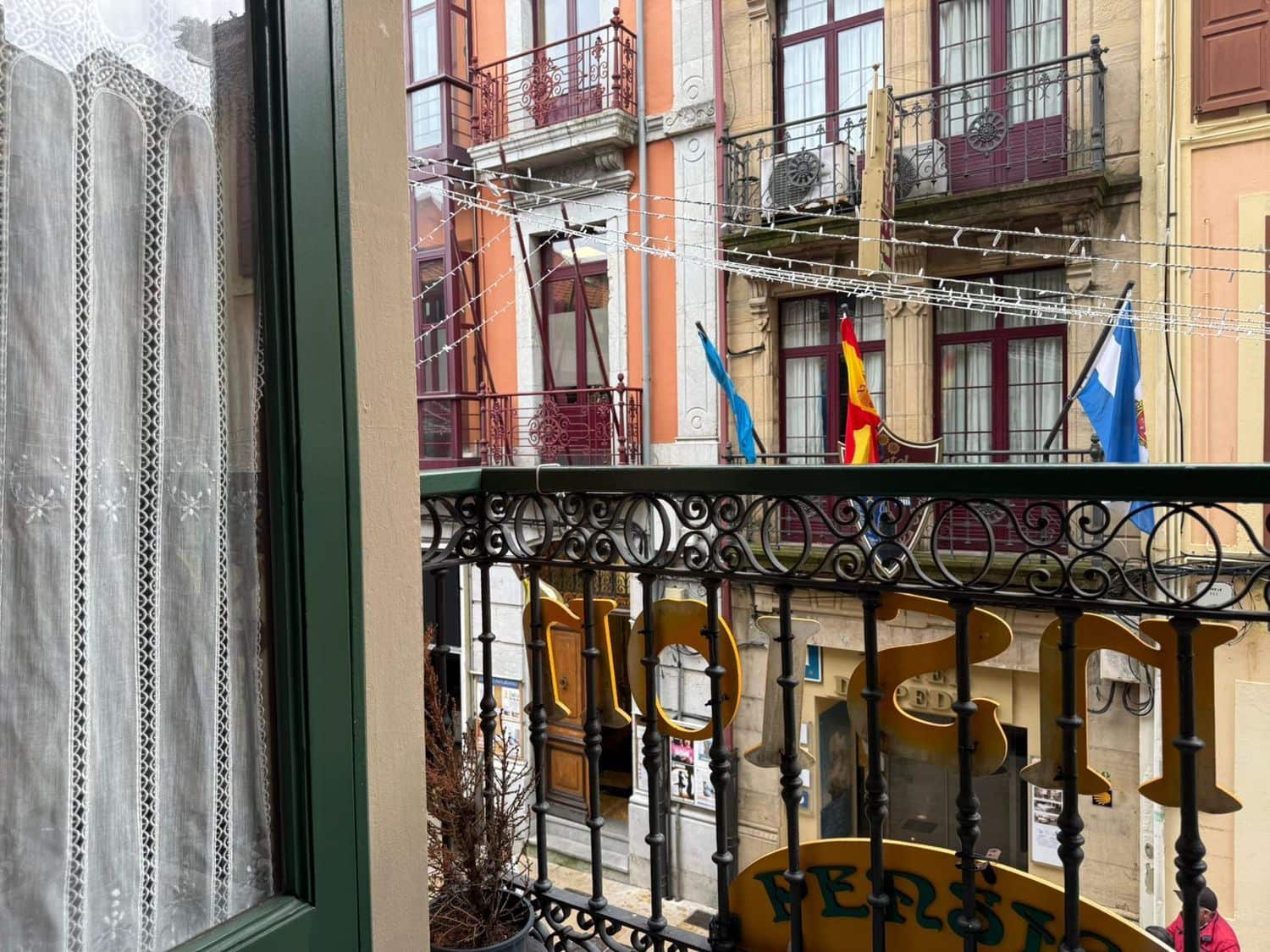 Apartamento de 6 habitaciones en Avilés en venta con garaje - 339.900 € (Ref: 9682225)