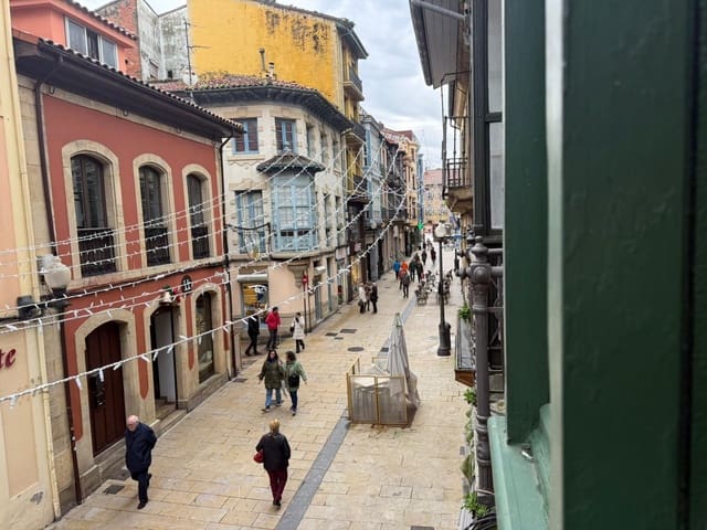 Apartamento de 6 habitaciones en Avilés en venta con garaje - 339.900 € (Ref: 9682225)