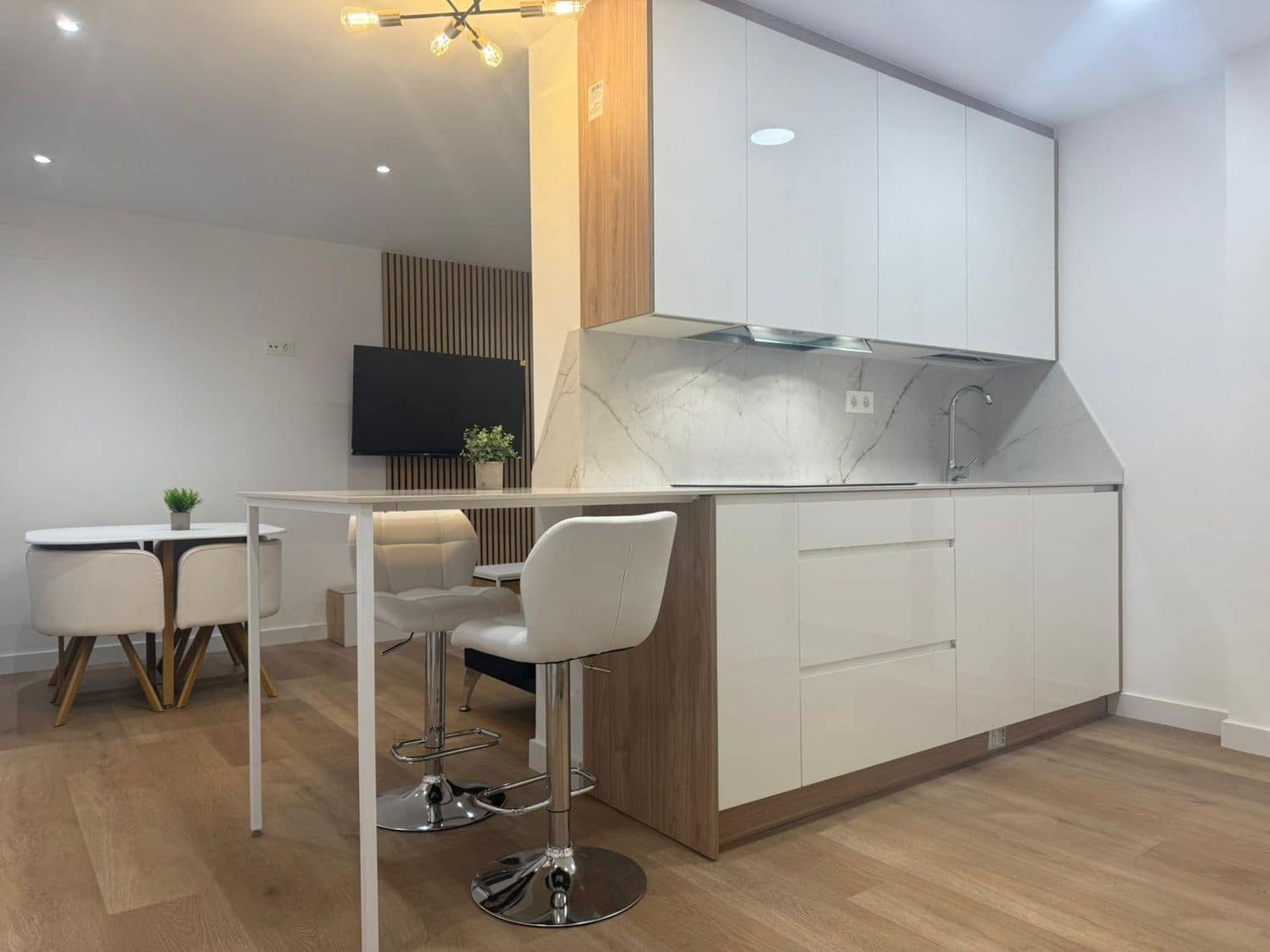 Apartamento de 2 habitaciones en Gijón en venta con garaje - 255.000 € (Ref: 9682226)