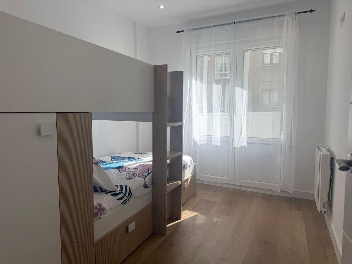 Apartamento de 2 habitaciones en Gijón en venta con garaje - 255.000 € (Ref: 9682226)