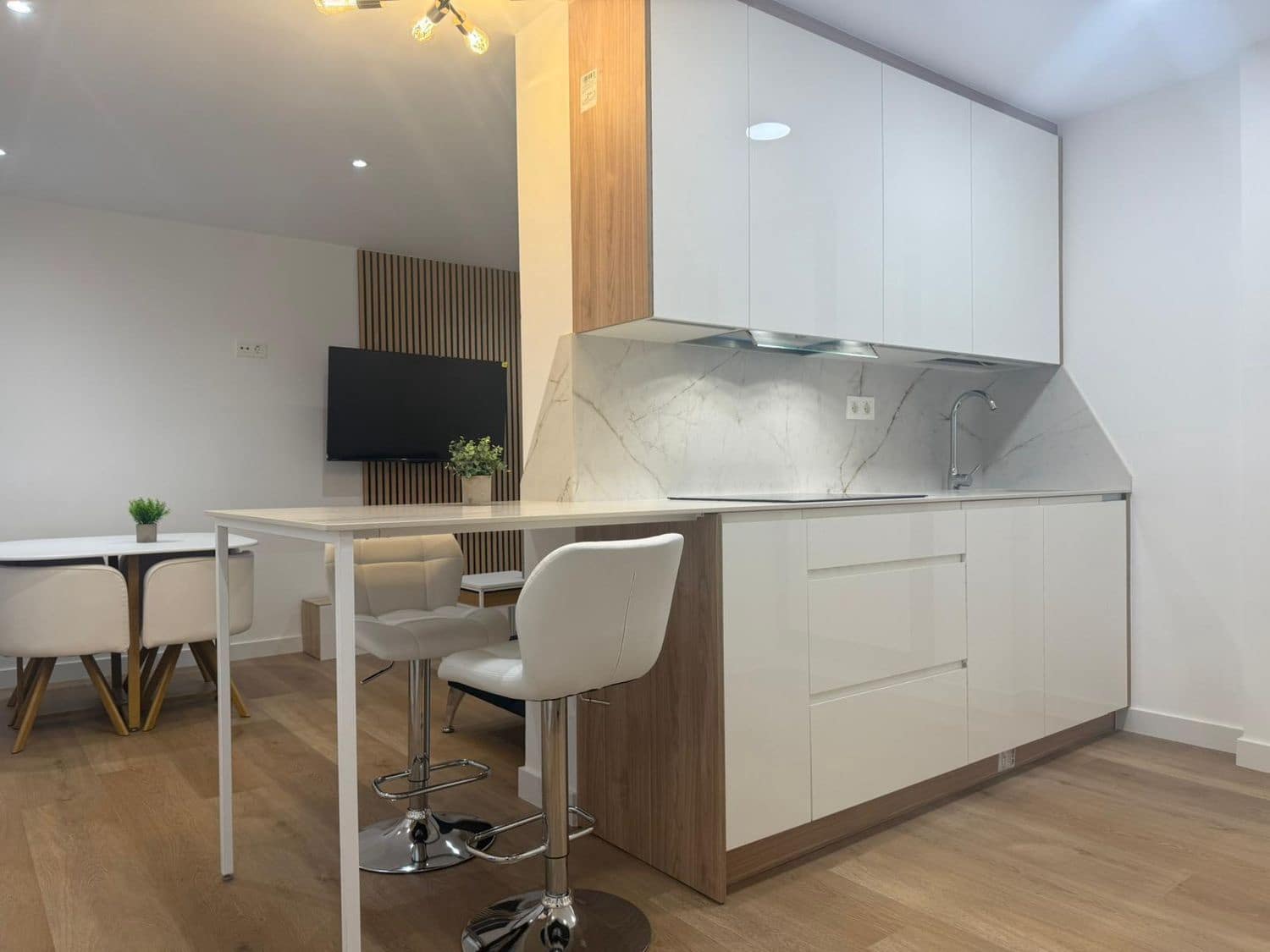 Apartamento de 2 habitaciones en Gijón en venta con garaje - 255.000 € (Ref: 9682226)