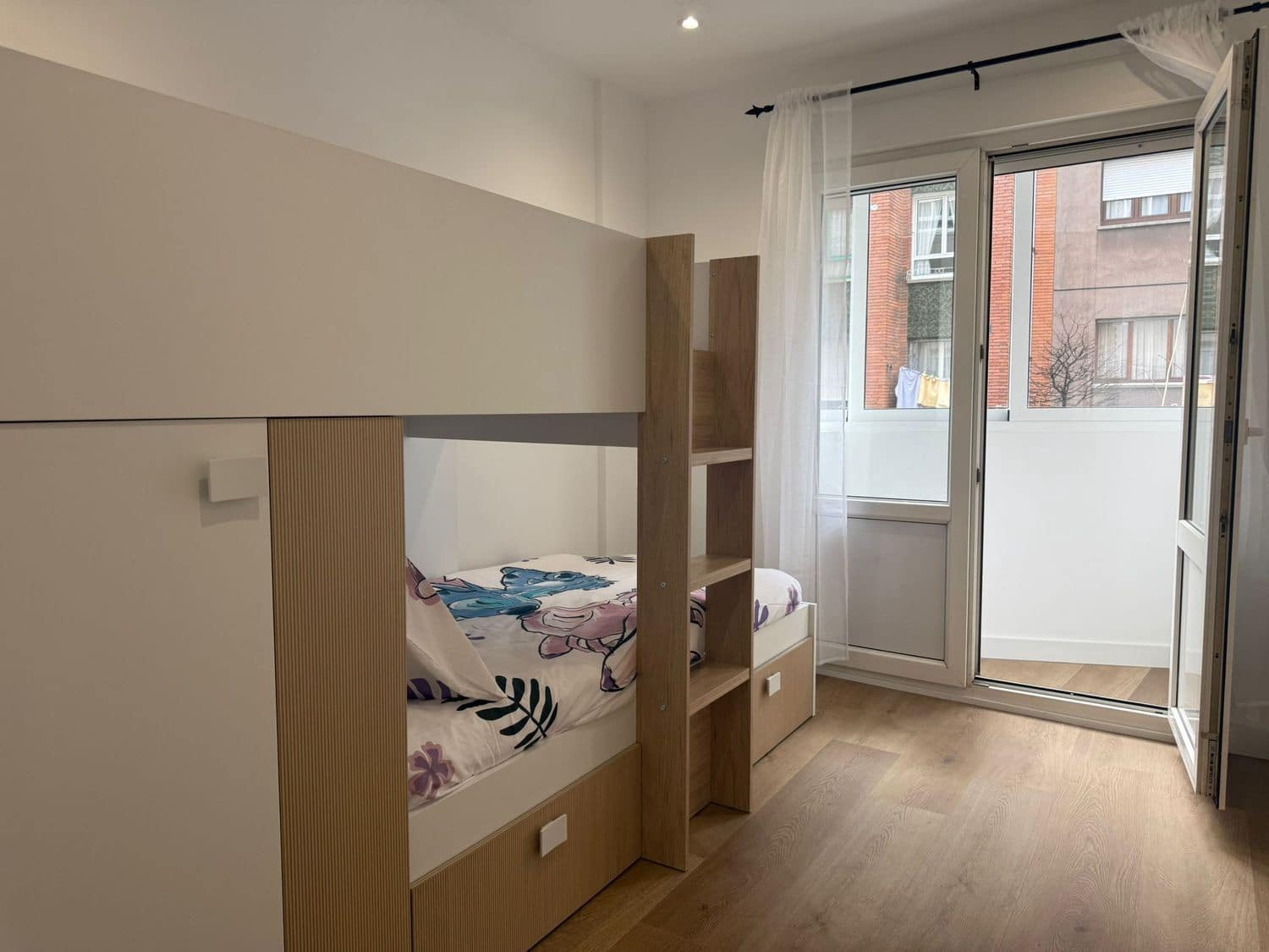 Apartamento de 2 habitaciones en Gijón en venta con garaje - 255.000 € (Ref: 9682226)