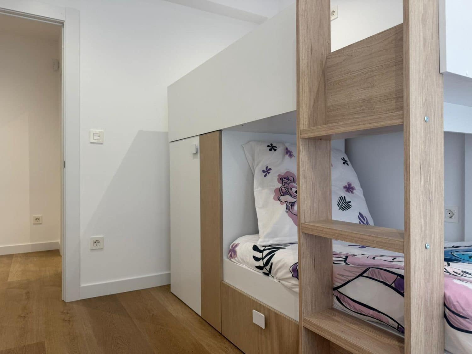 Apartamento de 2 habitaciones en Gijón en venta con garaje - 255.000 € (Ref: 9682226)