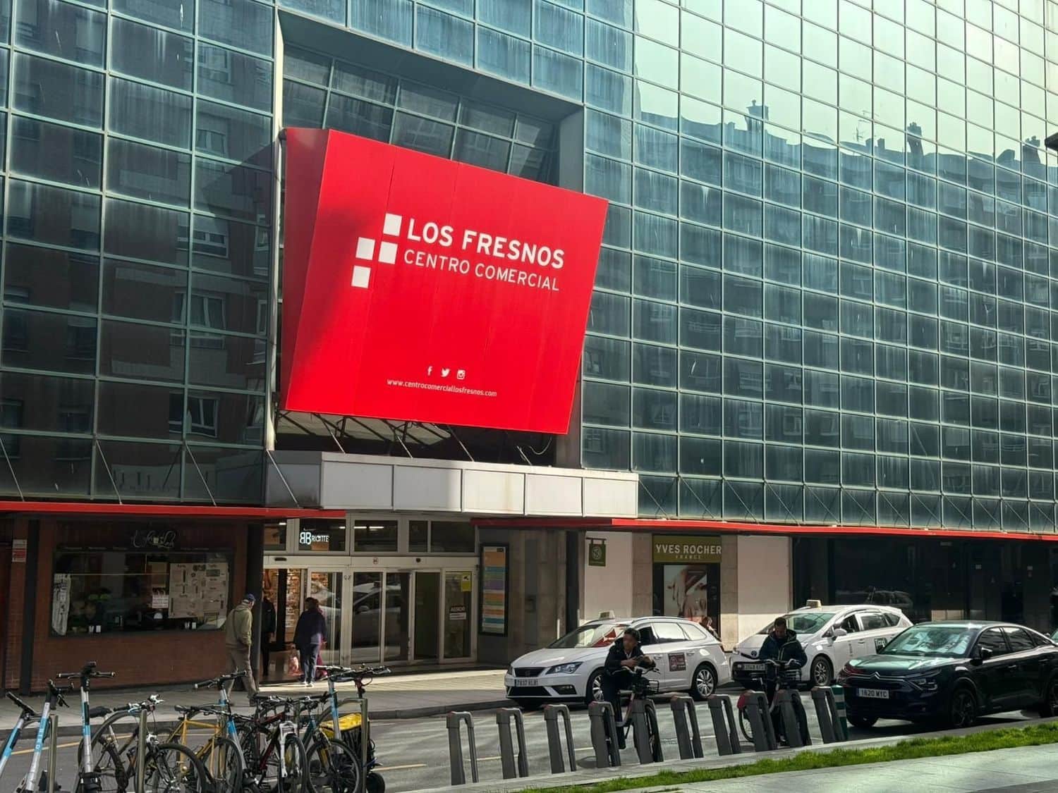 Apartamento de 2 habitaciones en Gijón en venta con garaje - 255.000 € (Ref: 9682226)