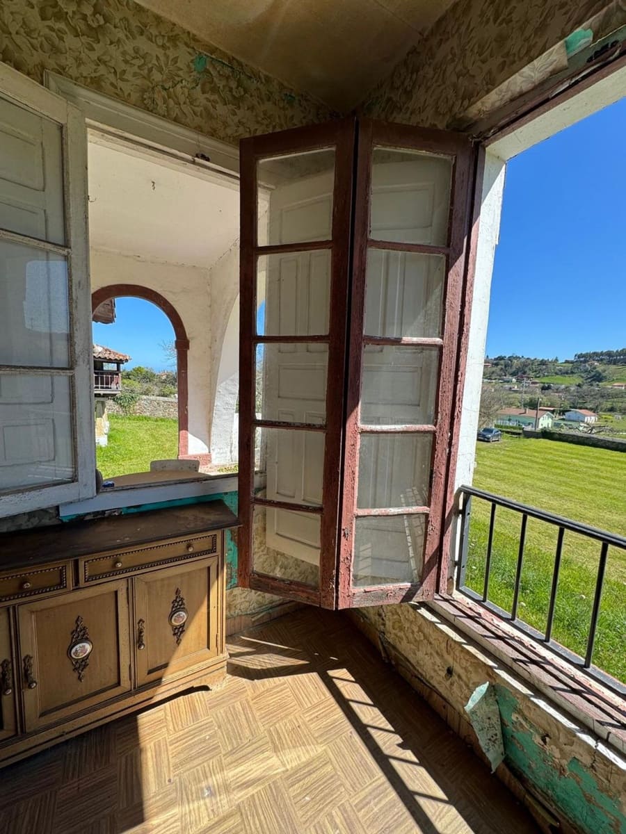 3 bedroom Villa for sale in Castrillon with garage - € 415,000 (Ref: 9684114)