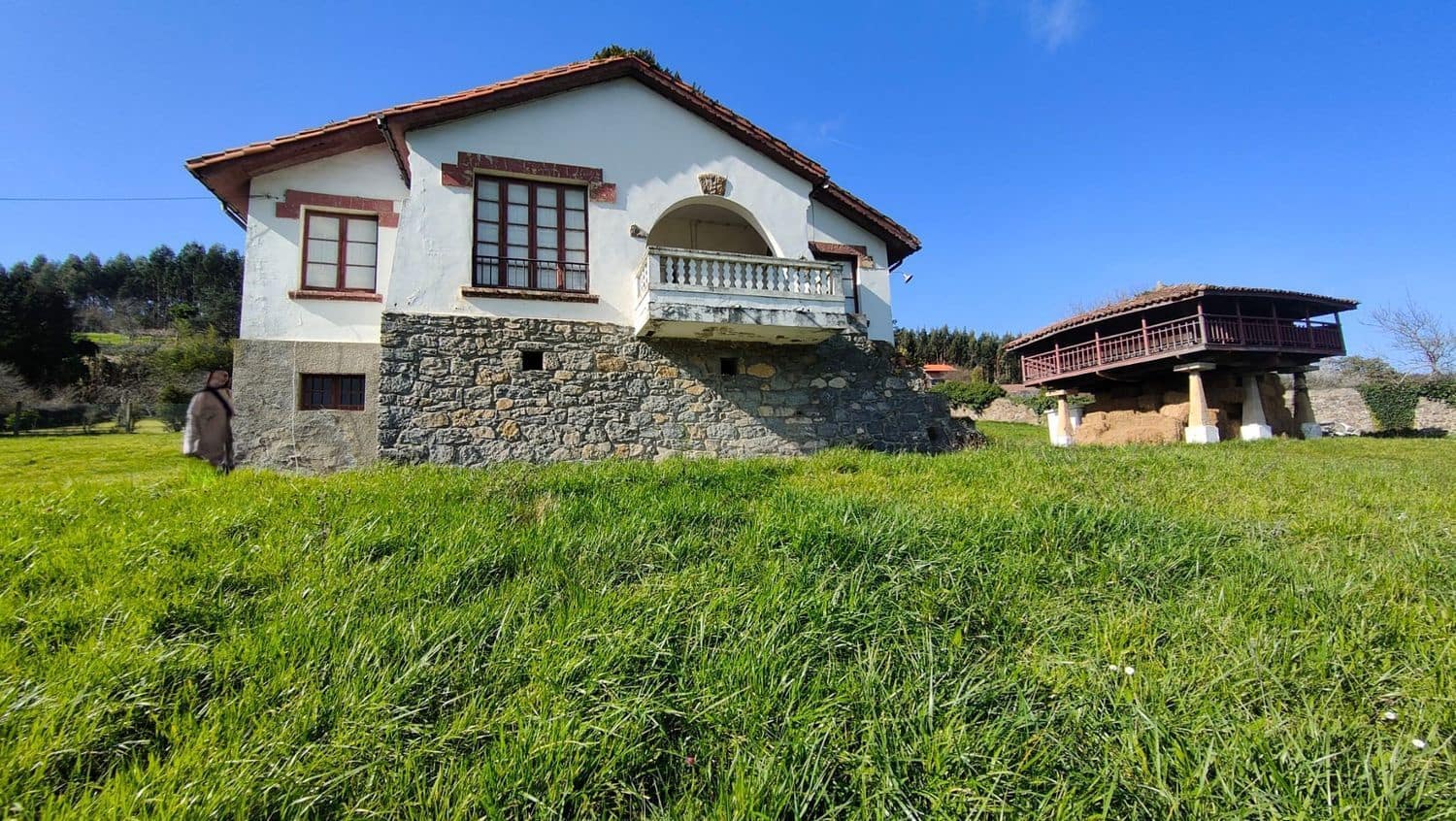 3 bedroom Villa for sale in Castrillon with garage - € 415,000 (Ref: 9684114)