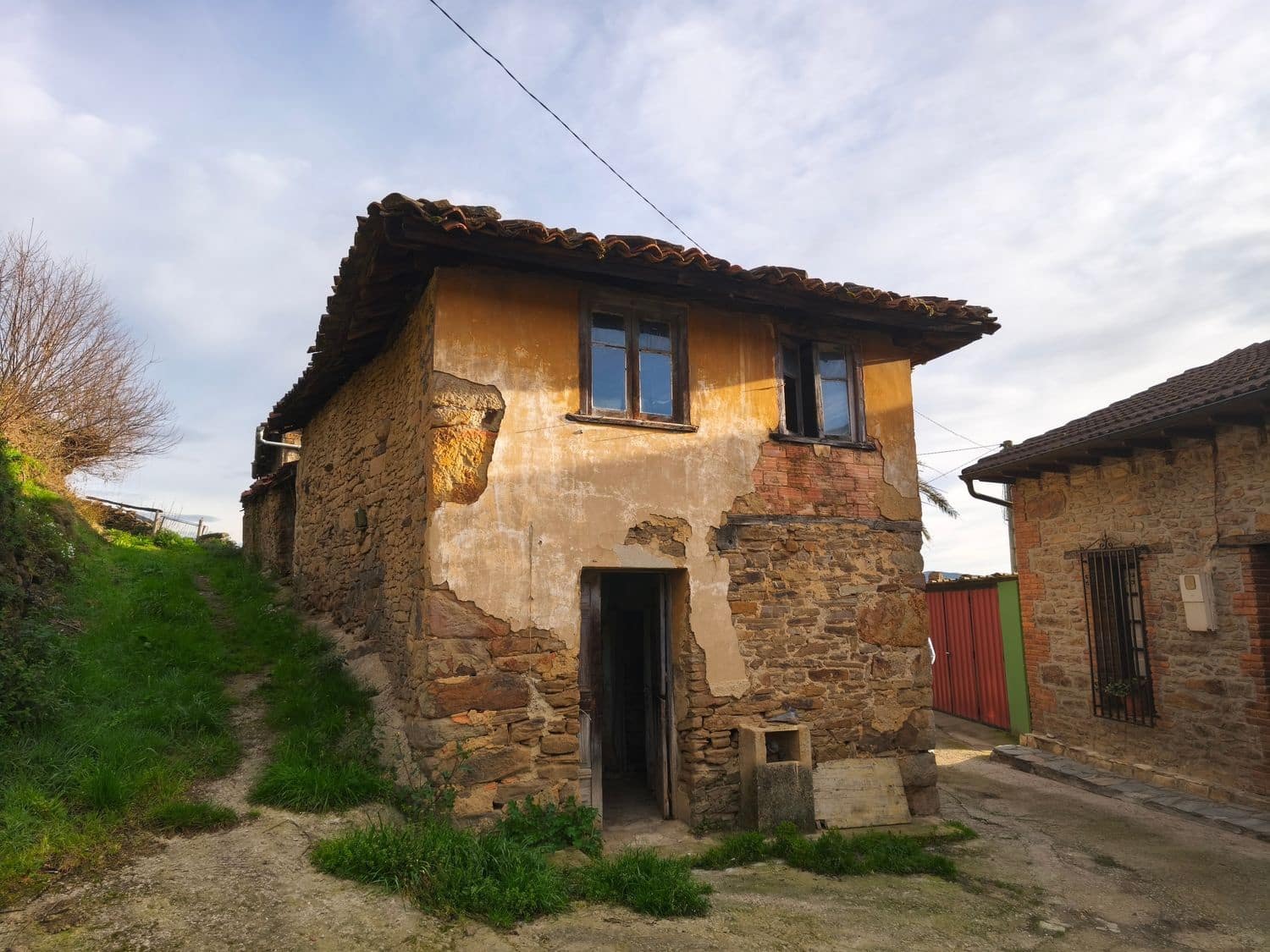 Finca/Country House for sale in San Martin del Rey Aurelio with garage - € 34,000 (Ref: 9685941)