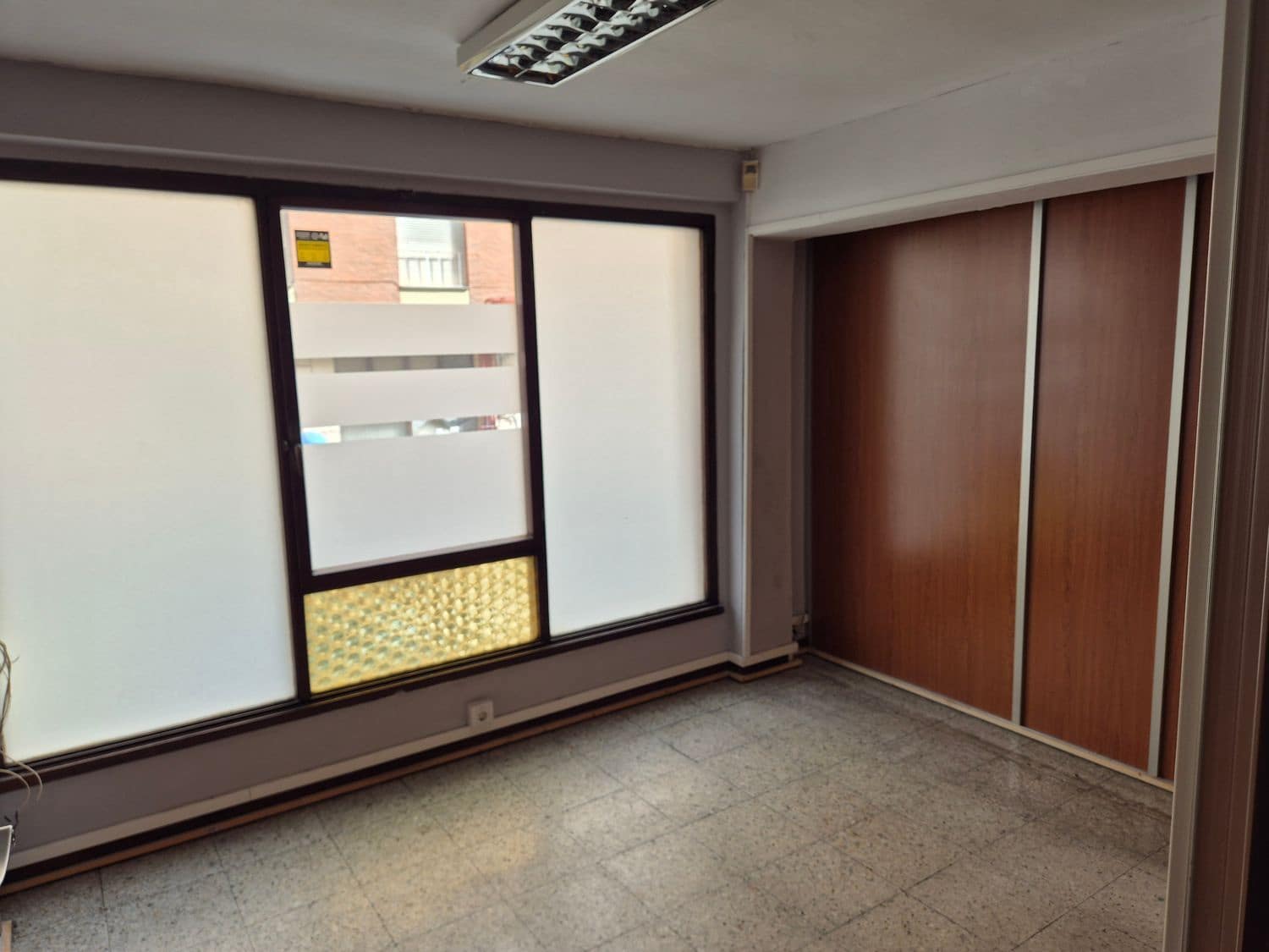 Kommersiell att hyra i Gijon - 850 € (Ref: 9685942)