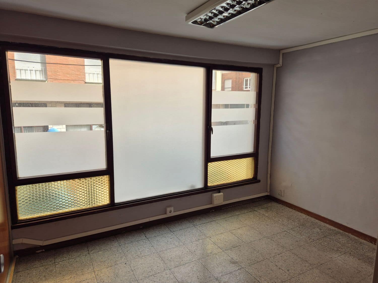 Kommersiell att hyra i Gijon - 850 € (Ref: 9685942)