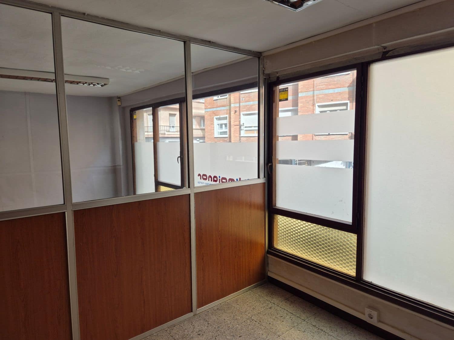 Kommersiell att hyra i Gijon - 850 € (Ref: 9685942)