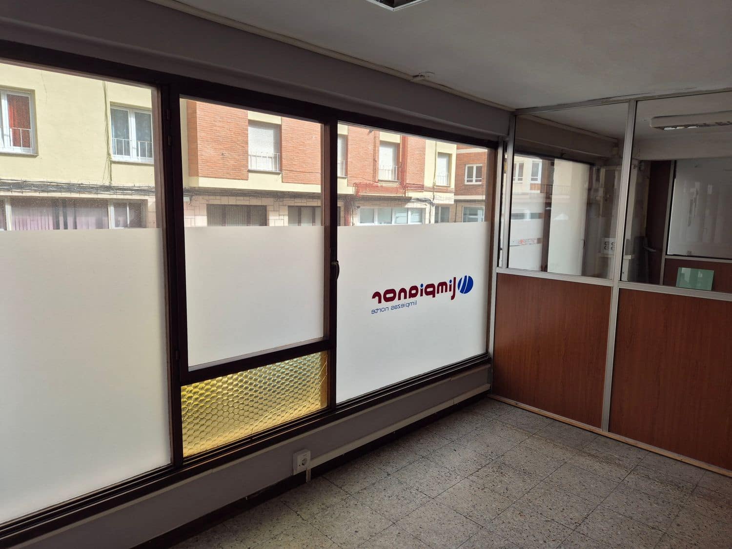 Kommersiell att hyra i Gijon - 850 € (Ref: 9685942)