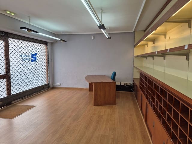 Kommersiell att hyra i Centro Urbano, Gijón - 850 € (Ref: 9685942)