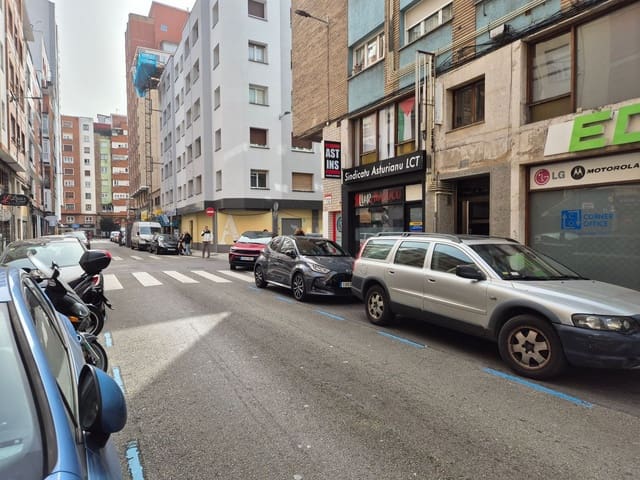 Kommersiell att hyra i Centro Urbano, Gijón - 850 € (Ref: 9685942)