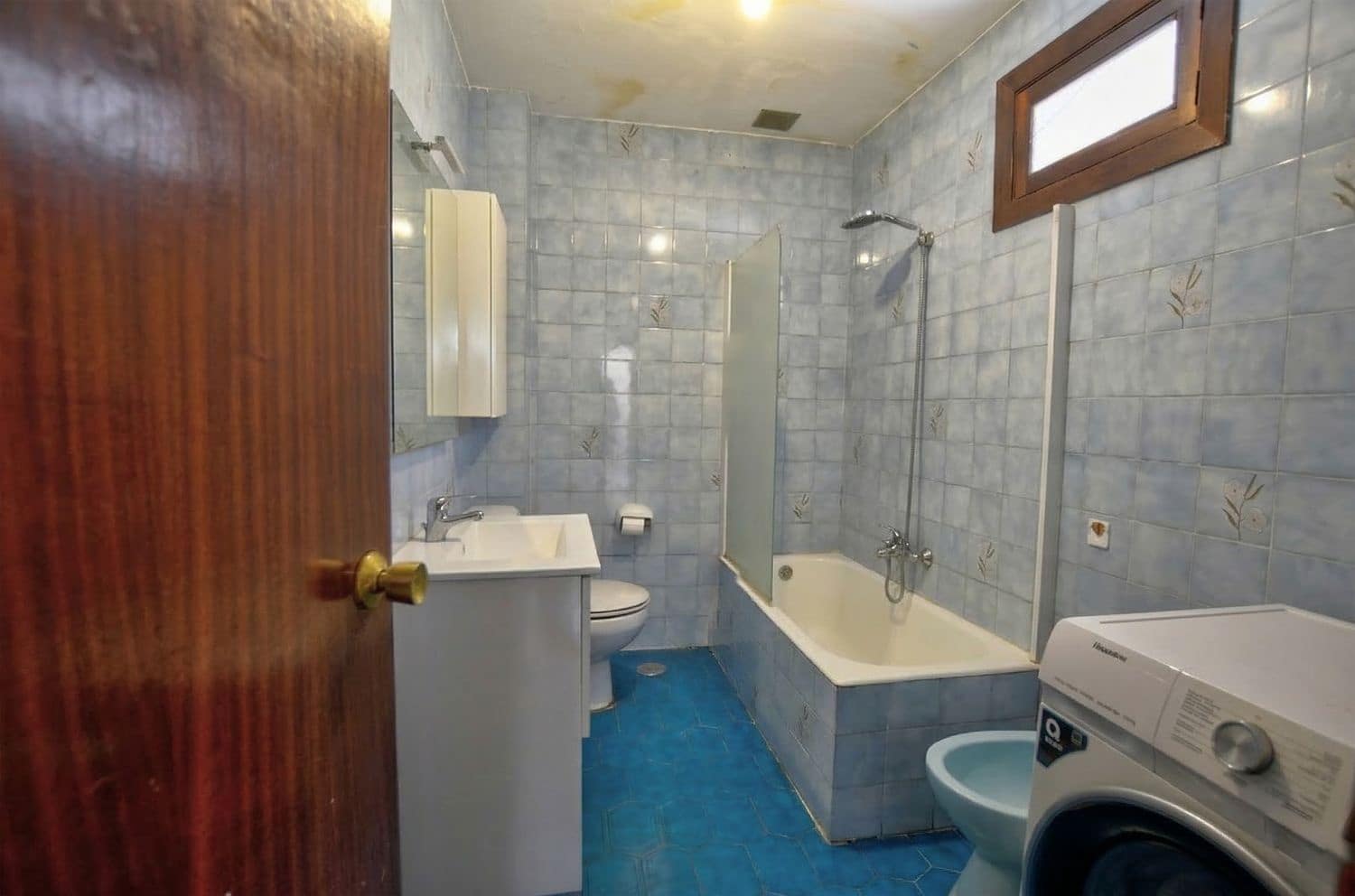 6 bedroom Finca/Country House for sale in Lena with garage - € 168,000 (Ref: 9694738)