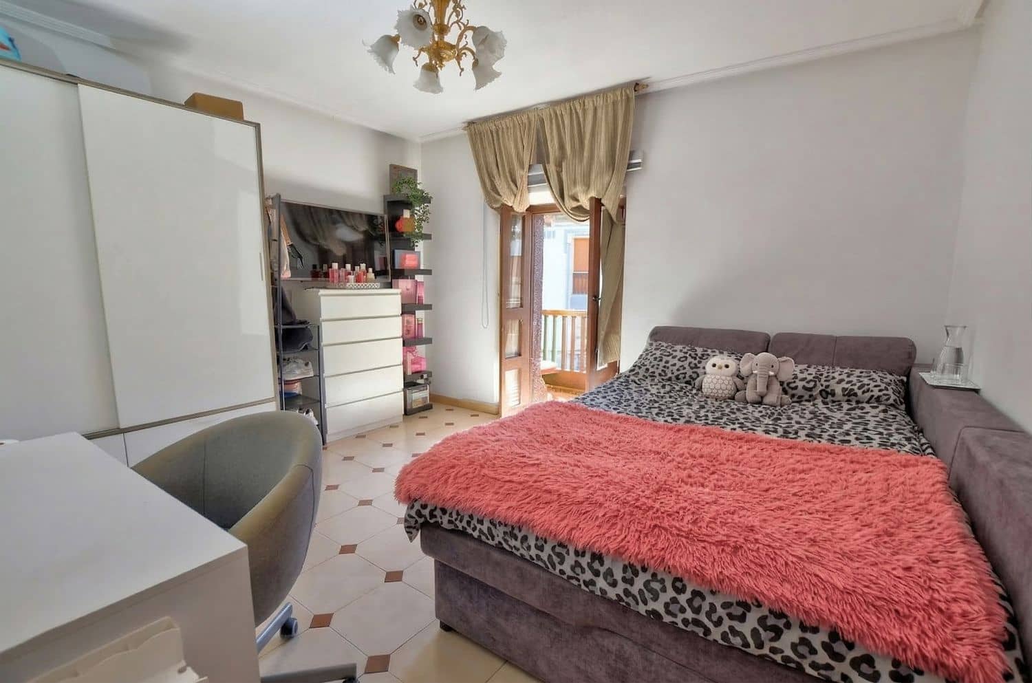 6 bedroom Finca/Country House for sale in Lena with garage - € 168,000 (Ref: 9694738)