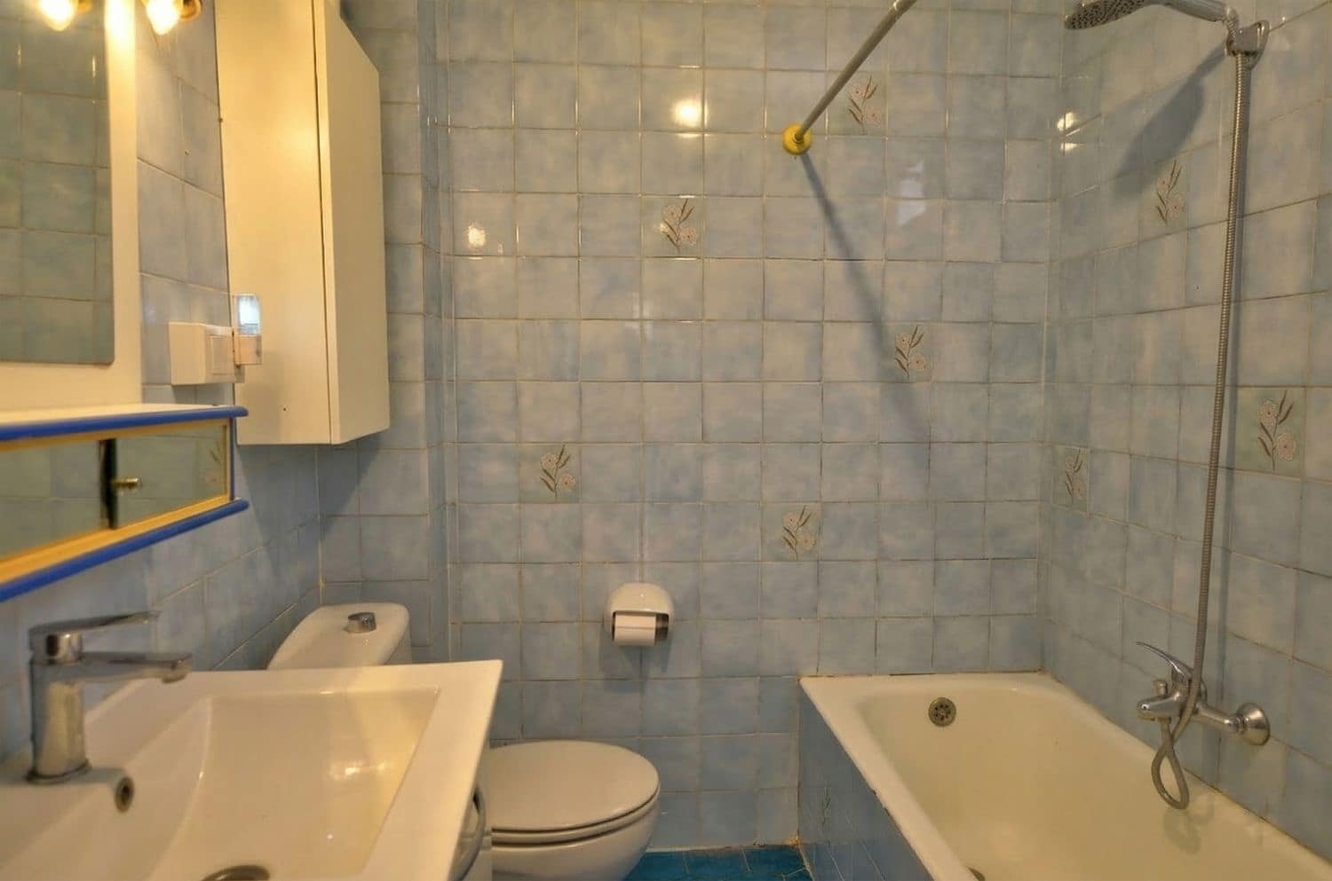 6 bedroom Finca/Country House for sale in Lena with garage - € 168,000 (Ref: 9694738)