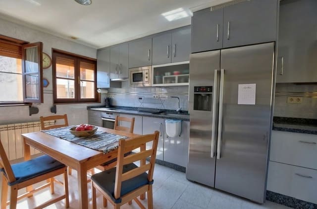 6 sypialnia Finka/Dom wiejski na sprzedaż w Lena z garażem - 168 000 € (Ref: 9694738)