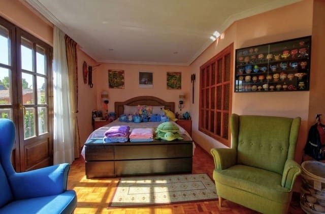 6 sypialnia Finka/Dom wiejski na sprzedaż w Lena z garażem - 168 000 € (Ref: 9694738)