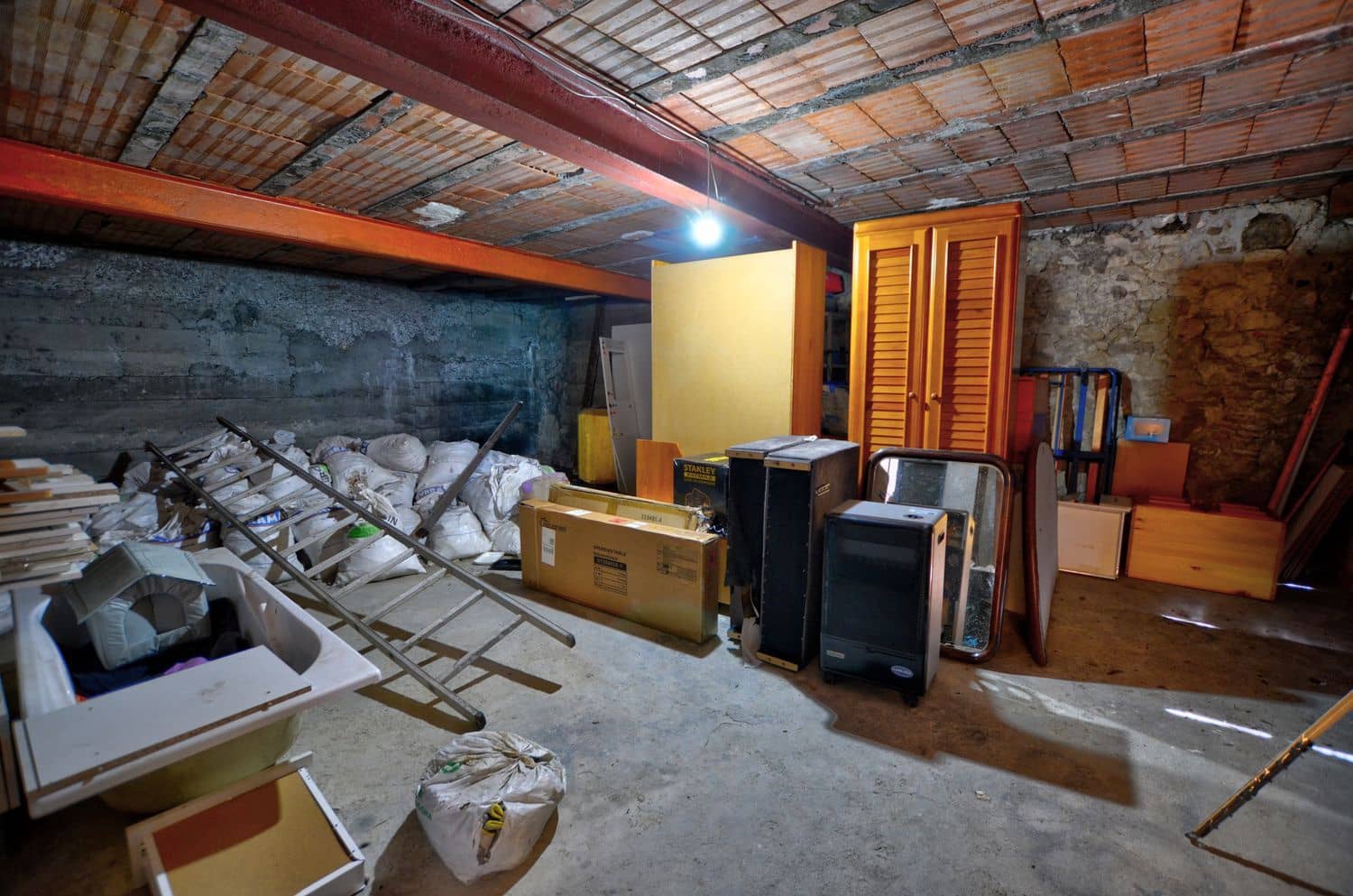 6 bedroom Finca/Country House for sale in Lena with garage - € 168,000 (Ref: 9694738)