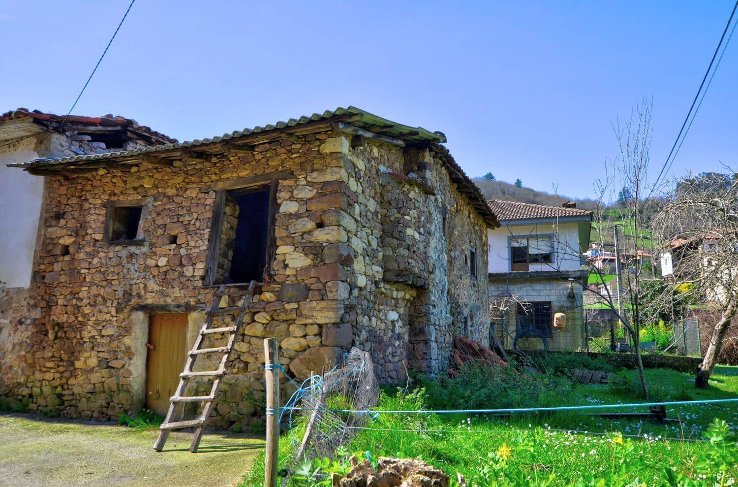 2 bedroom Finca/Country House for sale in Tineo with garage - € 80,000 (Ref: 9694739)
