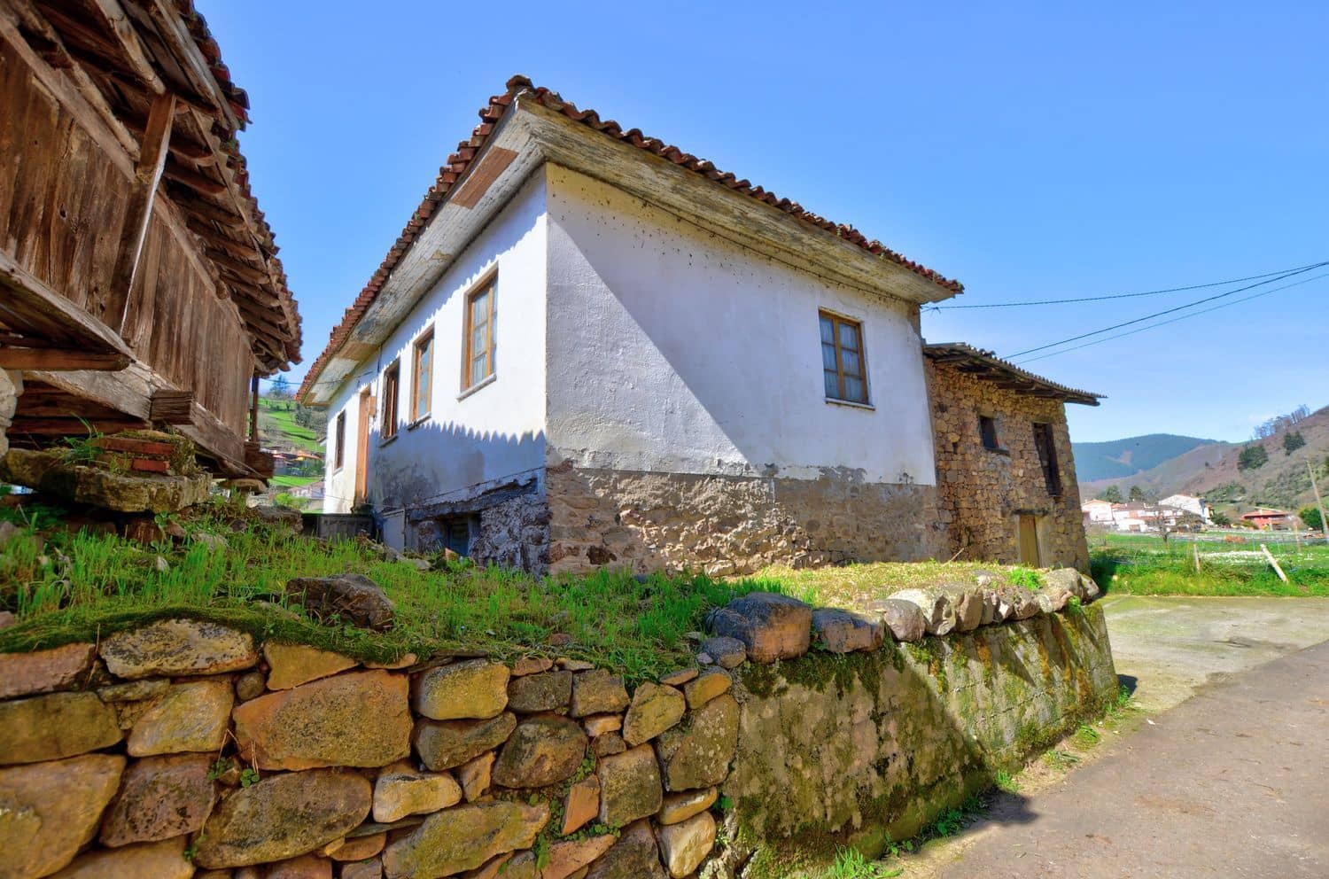2 bedroom Finca/Country House for sale in Tineo with garage - € 80,000 (Ref: 9694739)