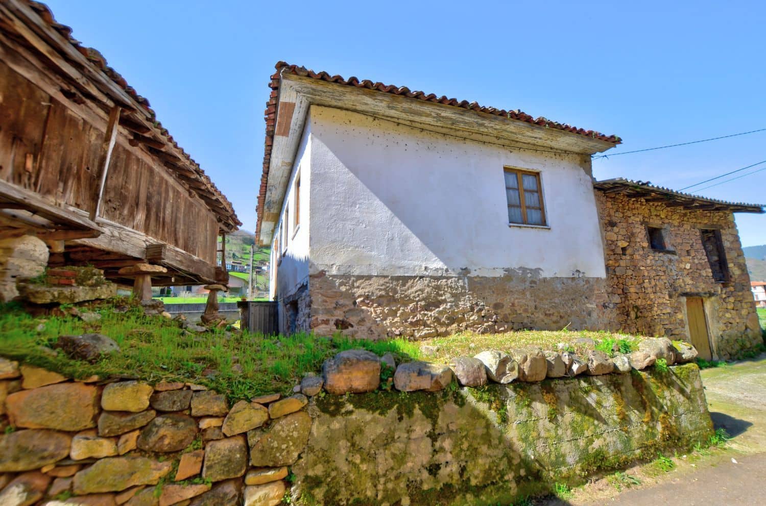 2 bedroom Finca/Country House for sale in Tineo with garage - € 80,000 (Ref: 9694739)