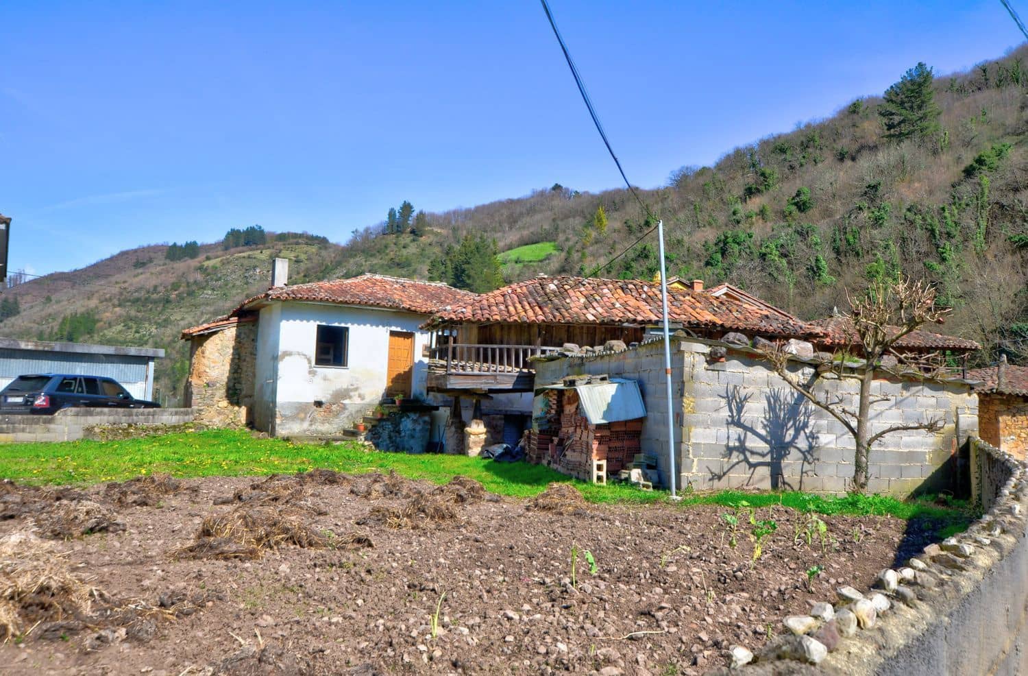 2 bedroom Finca/Country House for sale in Tineo with garage - € 80,000 (Ref: 9694739)
