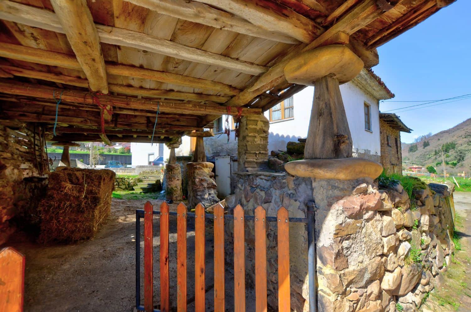 2 bedroom Finca/Country House for sale in Tineo with garage - € 80,000 (Ref: 9694739)