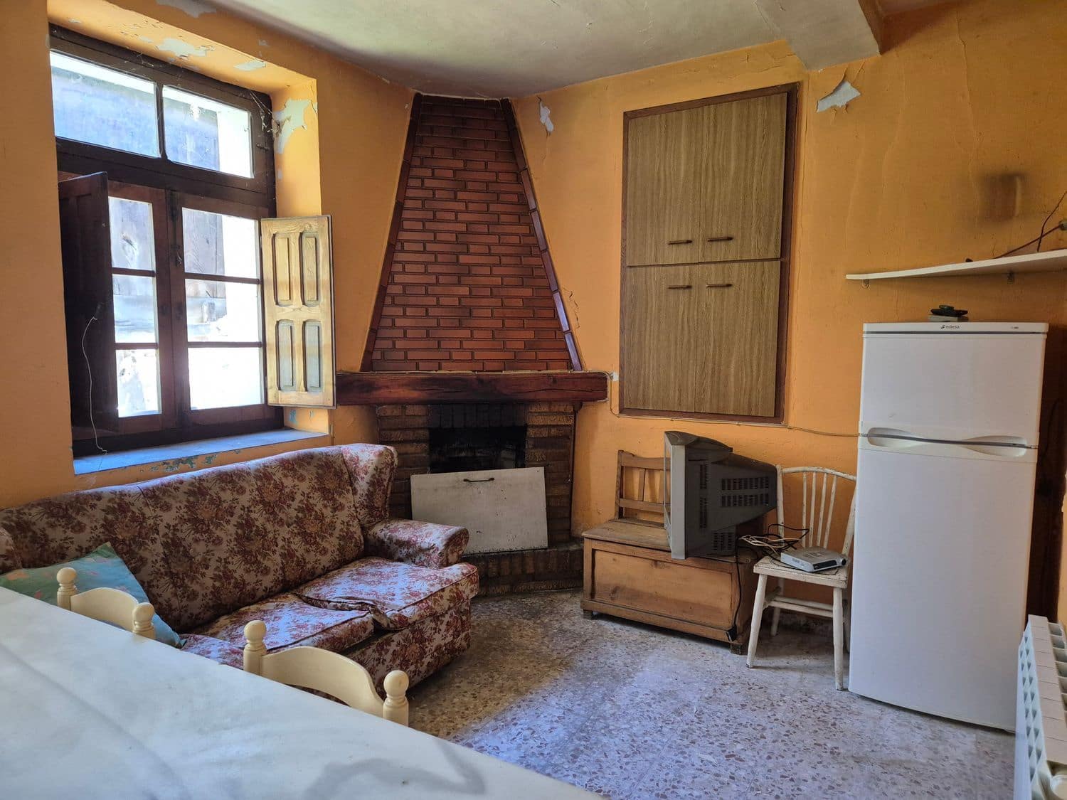 5 bedroom Finca/Country House for sale in Mieres with garage - € 32,000 (Ref: 9694740)