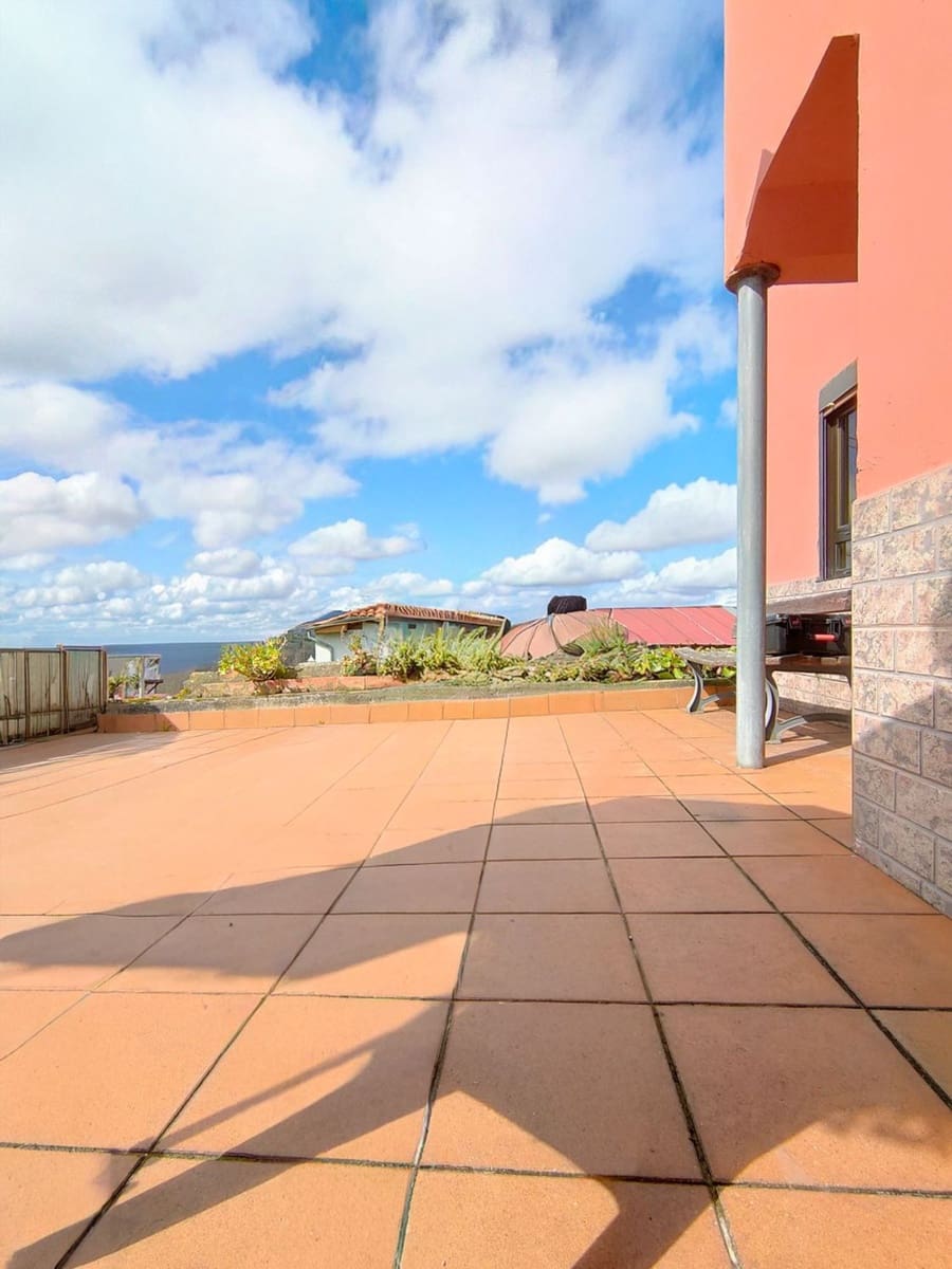 4 bedroom Finca/Country House for sale in Langreo with garage - € 62,900 (Ref: 9700381)