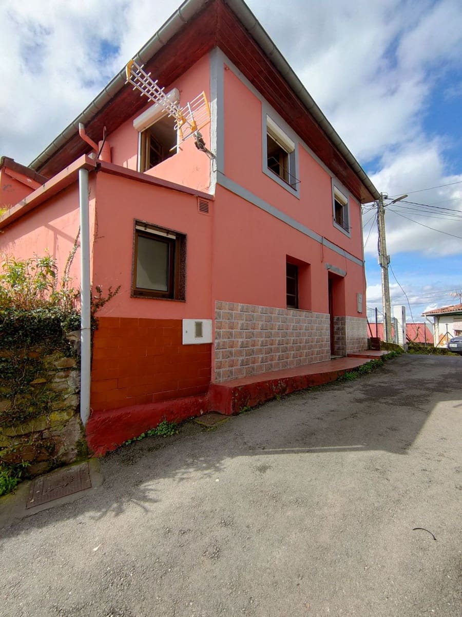 4 bedroom Finca/Country House for sale in Langreo with garage - € 62,900 (Ref: 9700381)