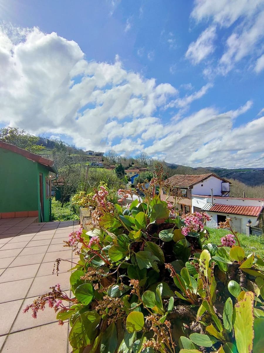 4 bedroom Finca/Country House for sale in Langreo with garage - € 62,900 (Ref: 9700381)