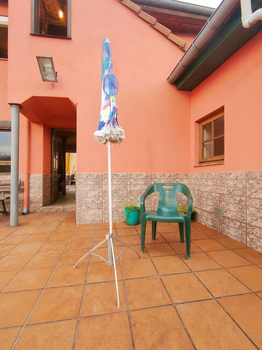 4 bedroom Finca/Country House for sale in Langreo with garage - € 62,900 (Ref: 9700381)