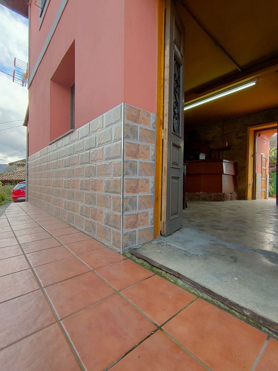 4 bedroom Finca/Country House for sale in Langreo with garage - € 62,900 (Ref: 9700381)