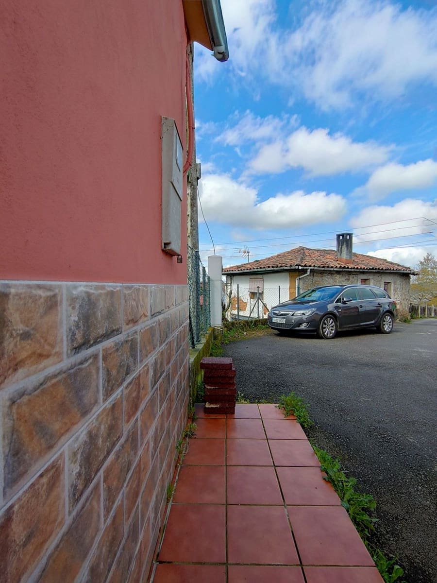 4 bedroom Finca/Country House for sale in Langreo with garage - € 62,900 (Ref: 9700381)