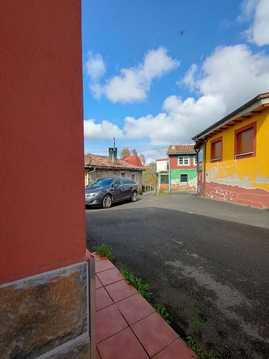 4 bedroom Finca/Country House for sale in Langreo with garage - € 62,900 (Ref: 9700381)