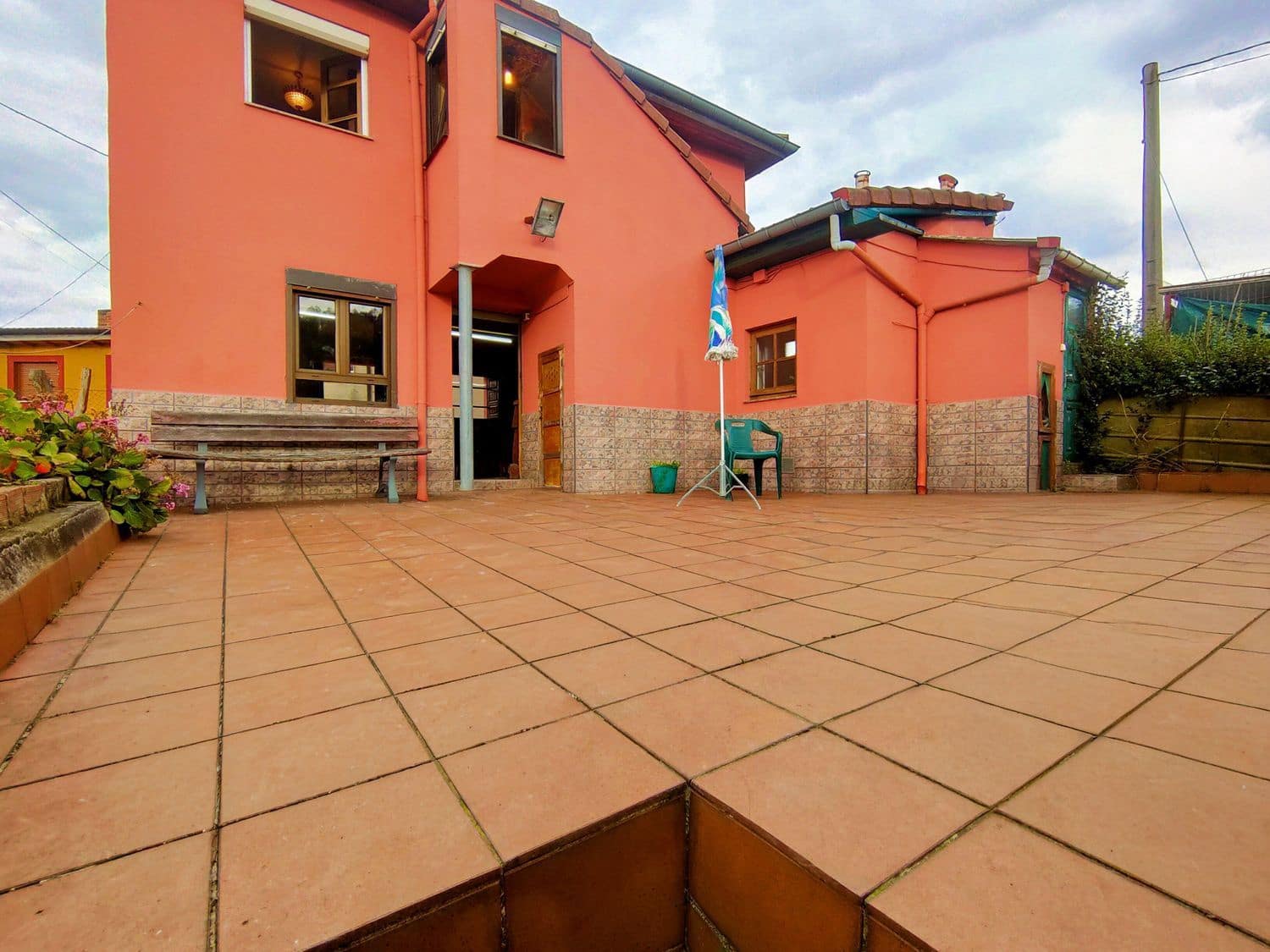 4 bedroom Finca/Country House for sale in Langreo with garage - € 62,900 (Ref: 9700381)