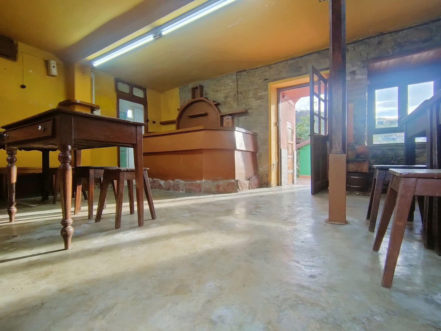4 bedroom Finca/Country House for sale in Langreo with garage - € 62,900 (Ref: 9700381)