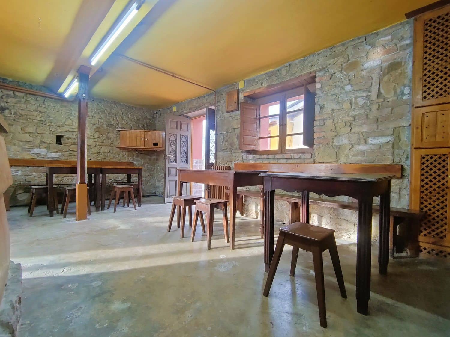 4 bedroom Finca/Country House for sale in Langreo with garage - € 62,900 (Ref: 9700381)