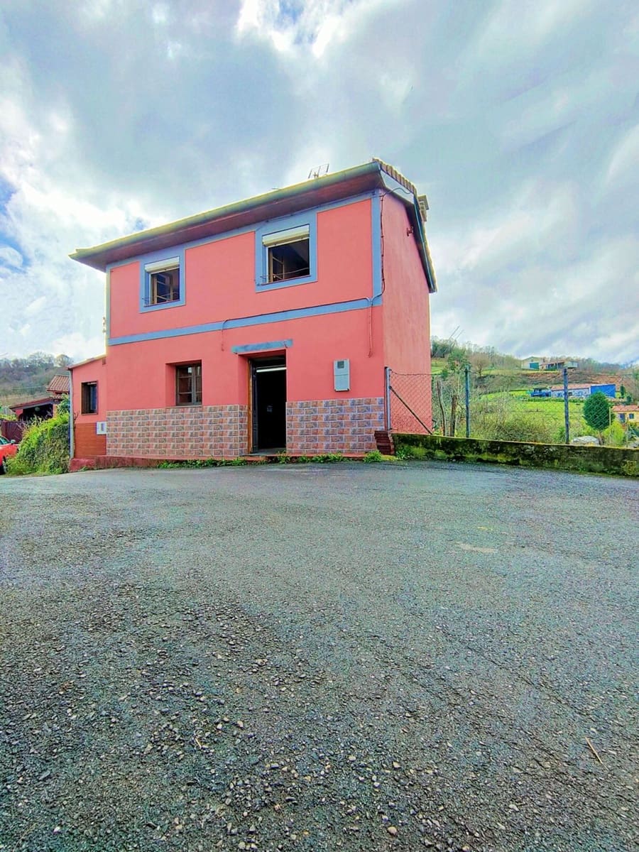 4 bedroom Finca/Country House for sale in Langreo with garage - € 62,900 (Ref: 9700381)