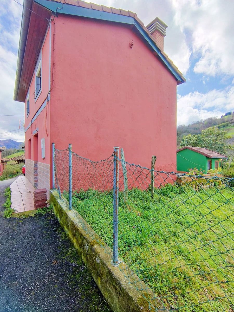 4 bedroom Finca/Country House for sale in Langreo with garage - € 62,900 (Ref: 9700381)